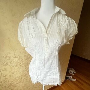 Women white cotton top.